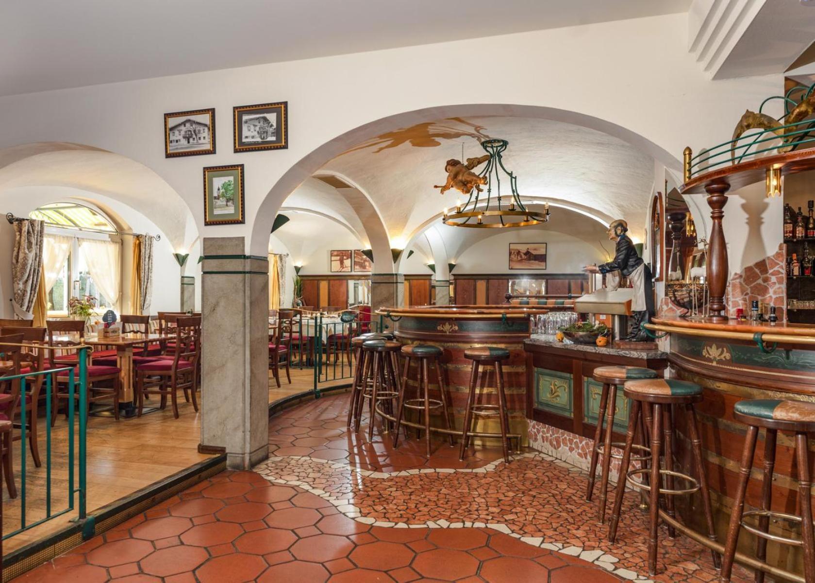 Hotel Restaurant Lebzelter Altenmarkt im Pongau Eksteriør bilde