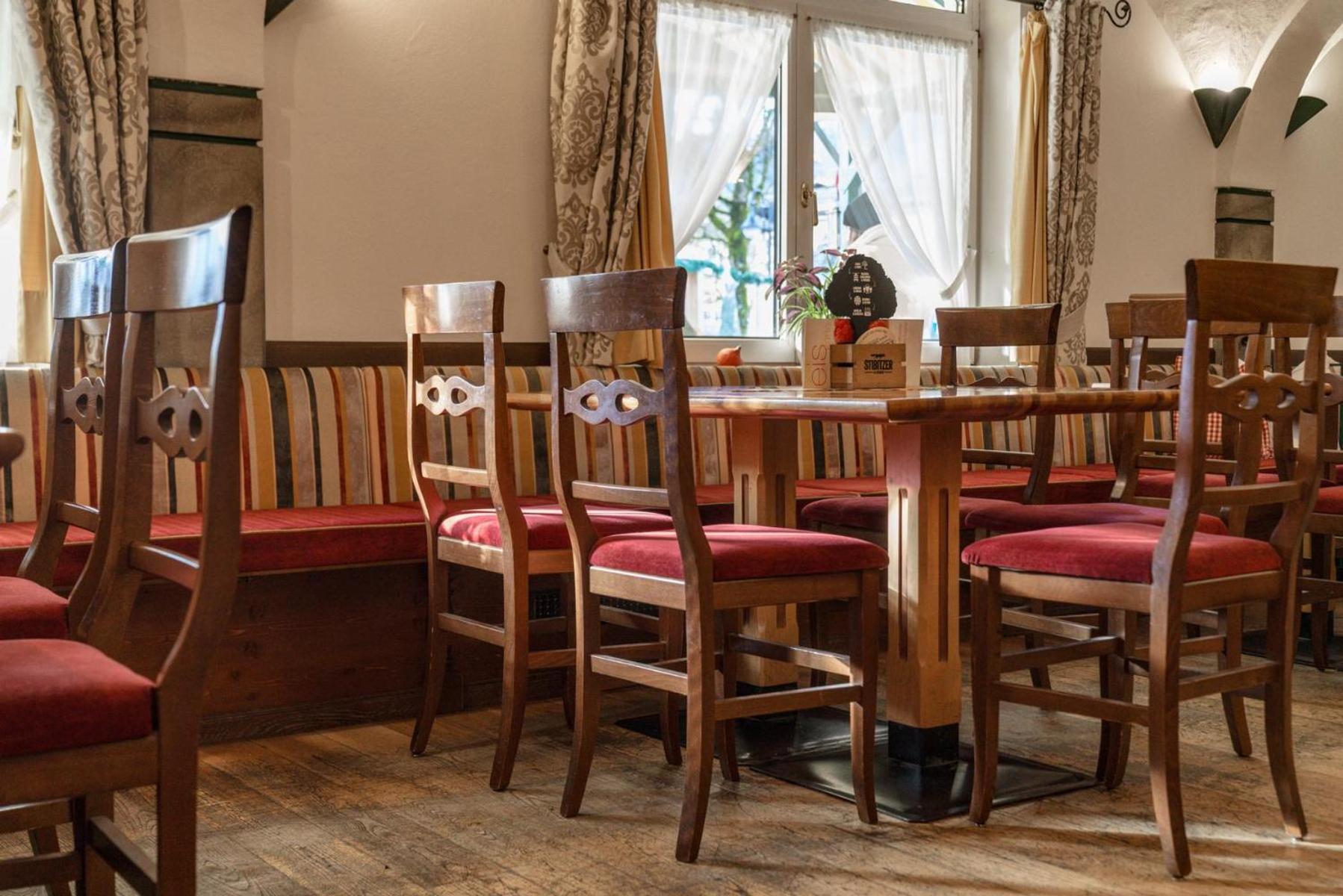 Hotel Restaurant Lebzelter Altenmarkt im Pongau Eksteriør bilde