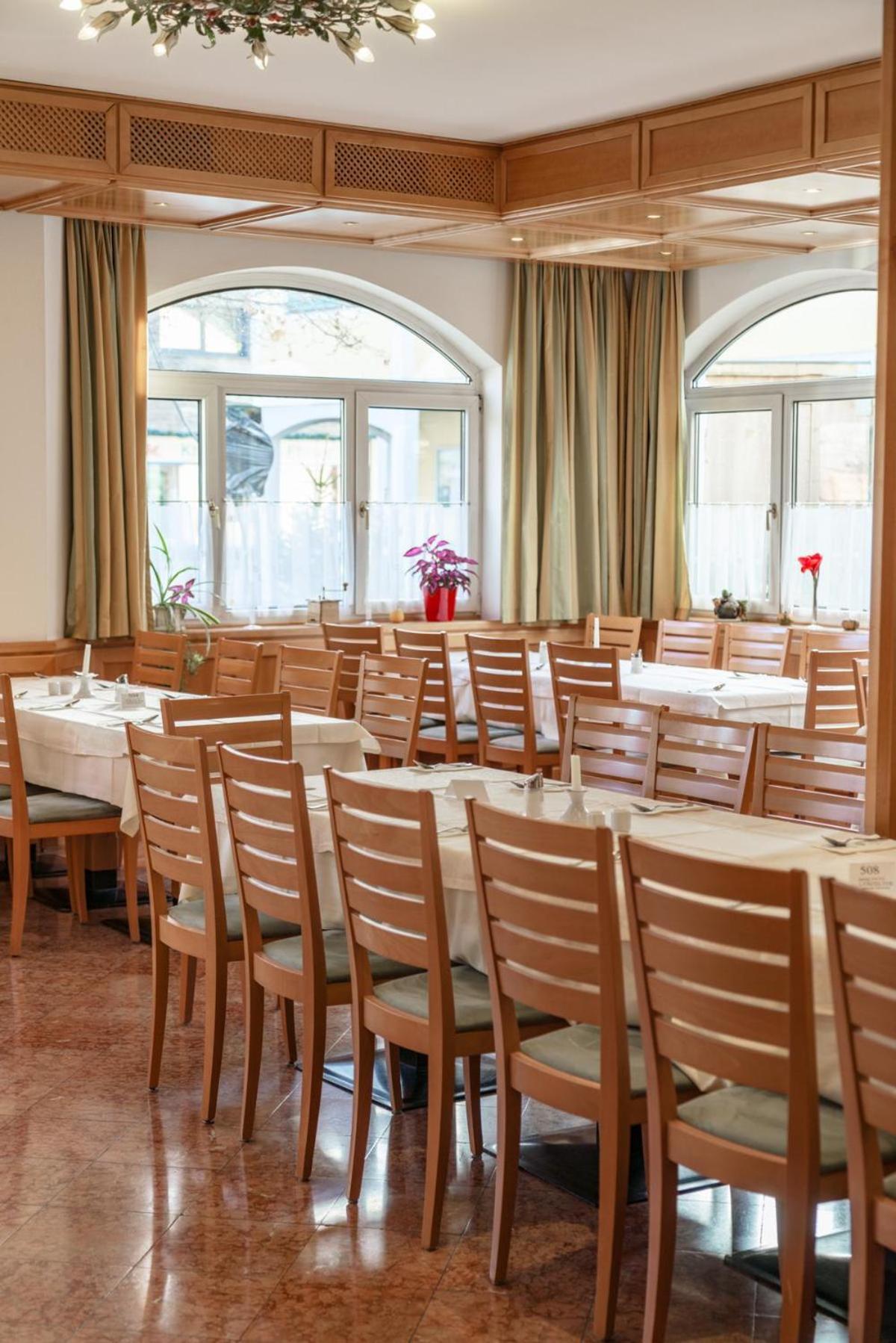 Hotel Restaurant Lebzelter Altenmarkt im Pongau Eksteriør bilde