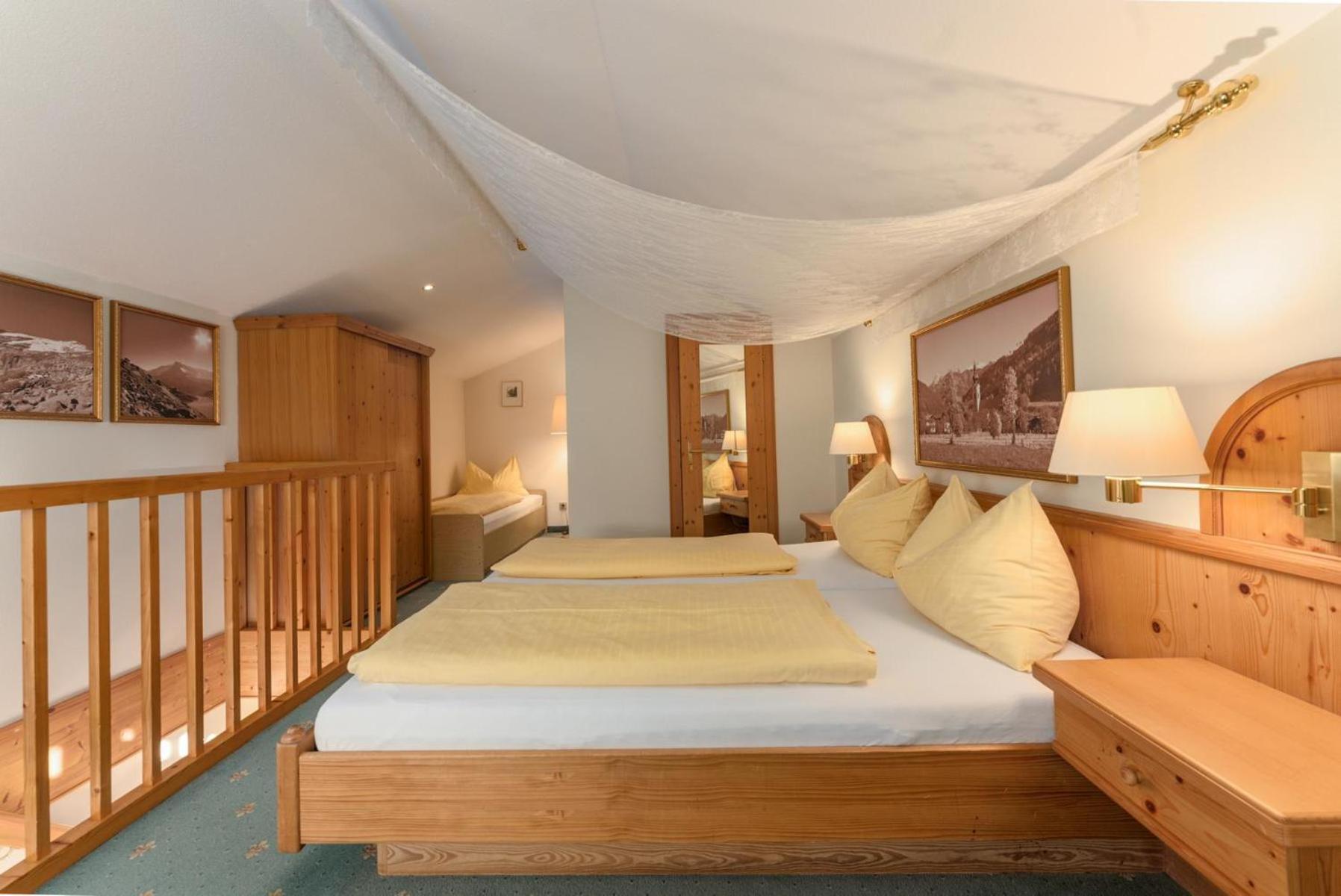 Hotel Restaurant Lebzelter Altenmarkt im Pongau Eksteriør bilde